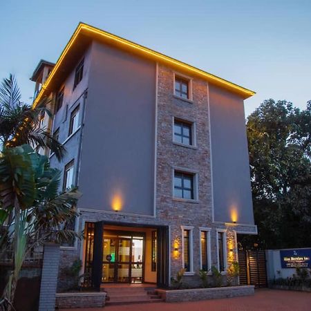 Blue Berries Hotel エンテベ エクステリア 写真