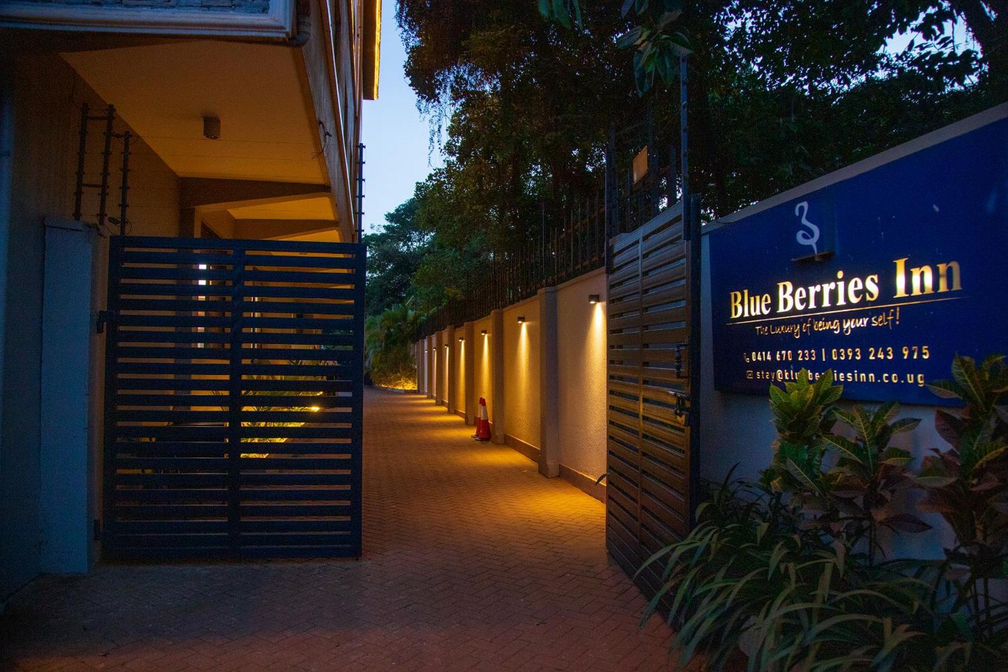 Blue Berries Hotel エンテベ エクステリア 写真
